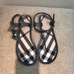 Burberry vintage jelly sandals